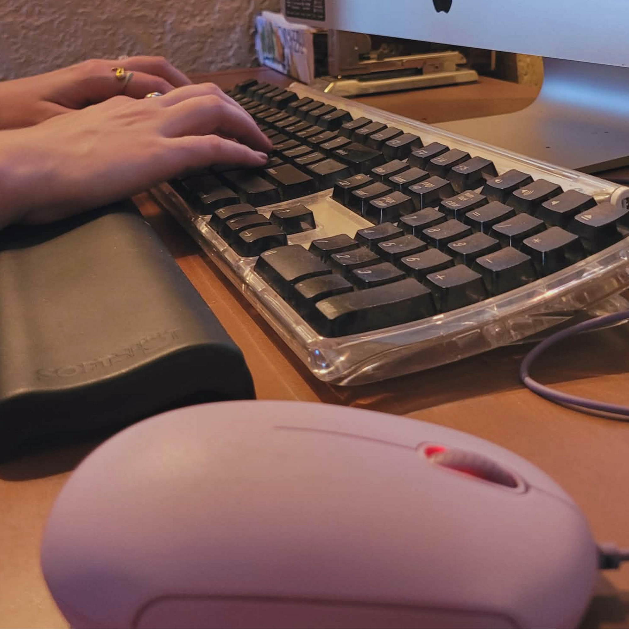 Computer mouse and keyboard representing printer and smart home support services.